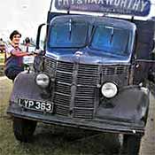 coal-delivery by lorry mid 20th century, courtesy of Terry Martinelli.