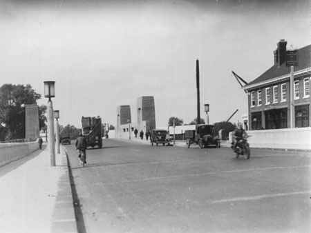 Lea Viaduct, Angel Road, Edmonton, north London, c1920s.