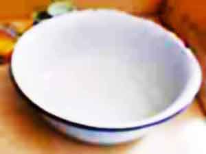 Enamel washing up bowl