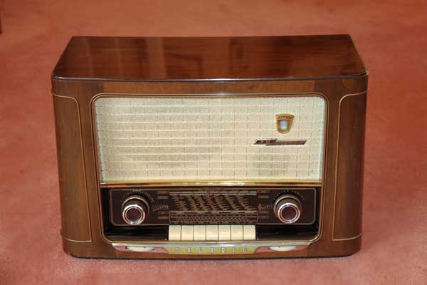 c1955 radio: Grundig 2035, thumbnail